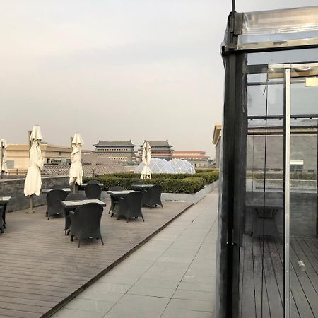 The Emperor Tiananmen Beijing Hotel Bagian luar foto The Sky Bar