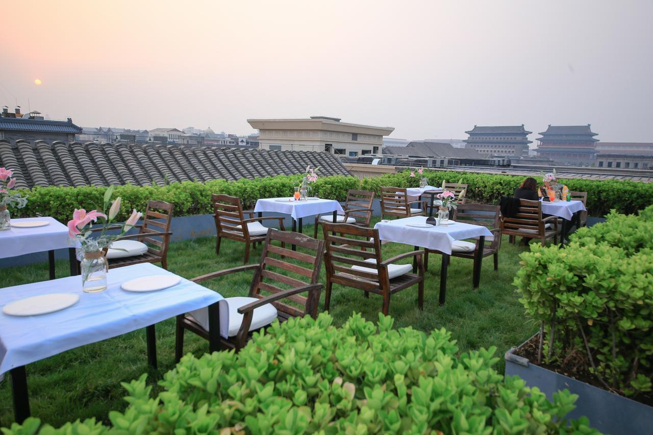 The Emperor Tiananmen Beijing Hotel Bagian luar foto Rooftop garden