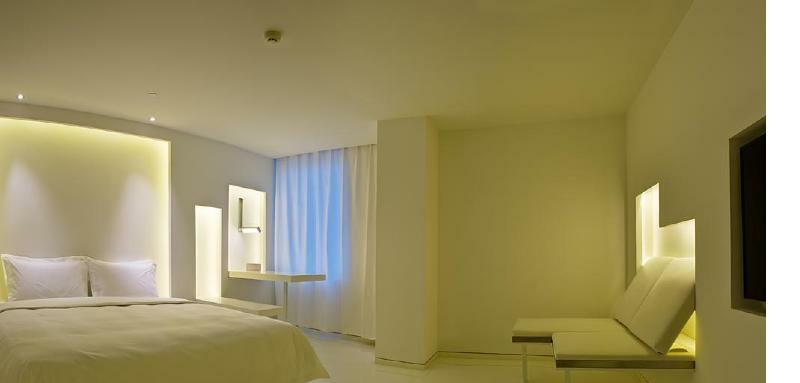 The Emperor Tiananmen Beijing Hotel Bagian luar foto A room at the hotel